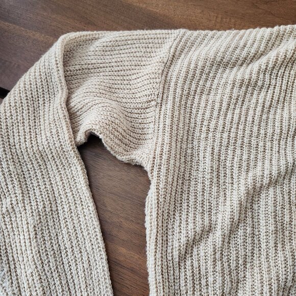 Elegant Beige V-Neck Sweater with Button Detail - Picture 4 of 4
